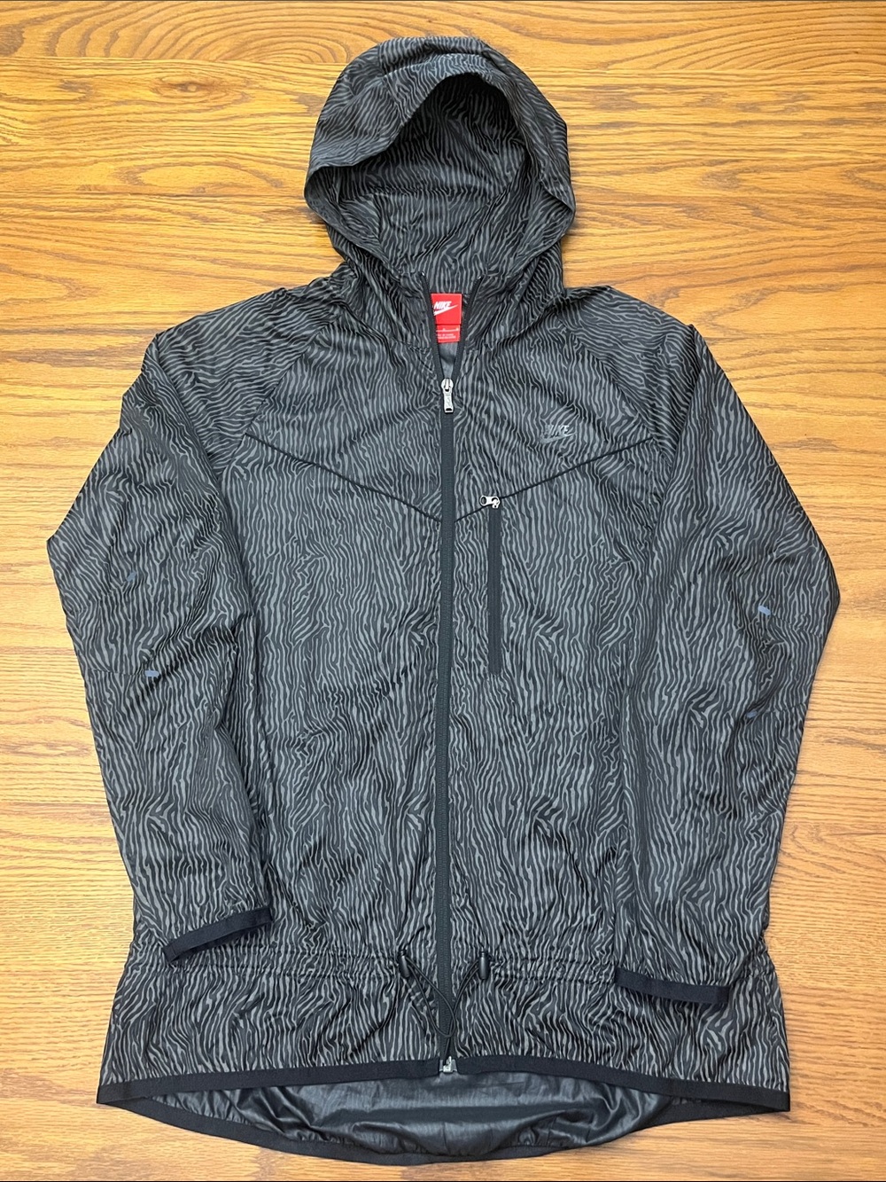 Nike Women’s Black with Gray Patterned Hooded Windbreaker Jacket